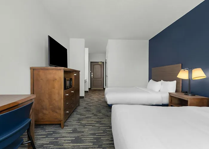 Hotel Express By Marriott 3*